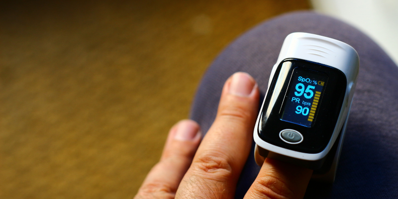 HealthTree JKS50B Pulse Oximeter OLED Display Close-up